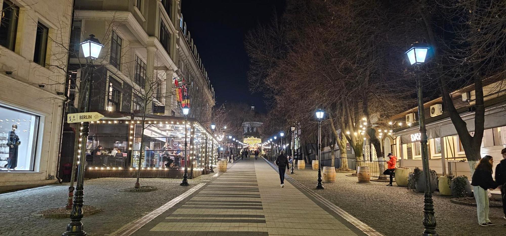 Park & Pedestrian Zone Apartment For4 Chişinău Extérieur photo